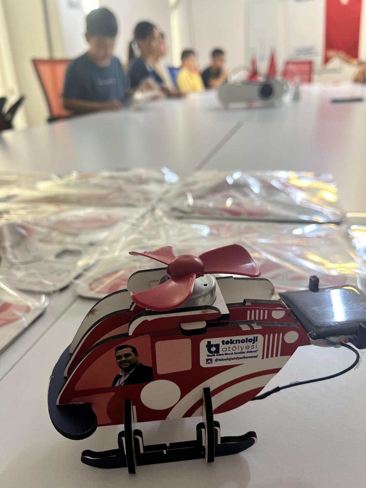 Helikopter güneş enerjili Helikopter güneş enerjili